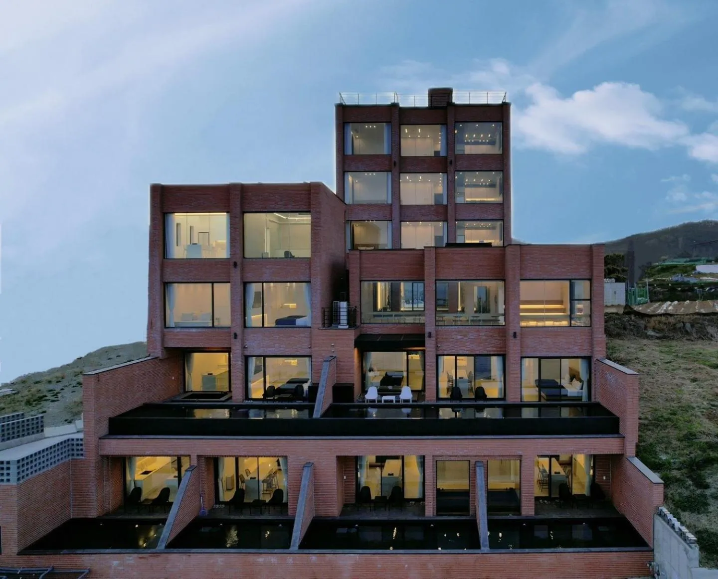 Pohang Case Poolvilla