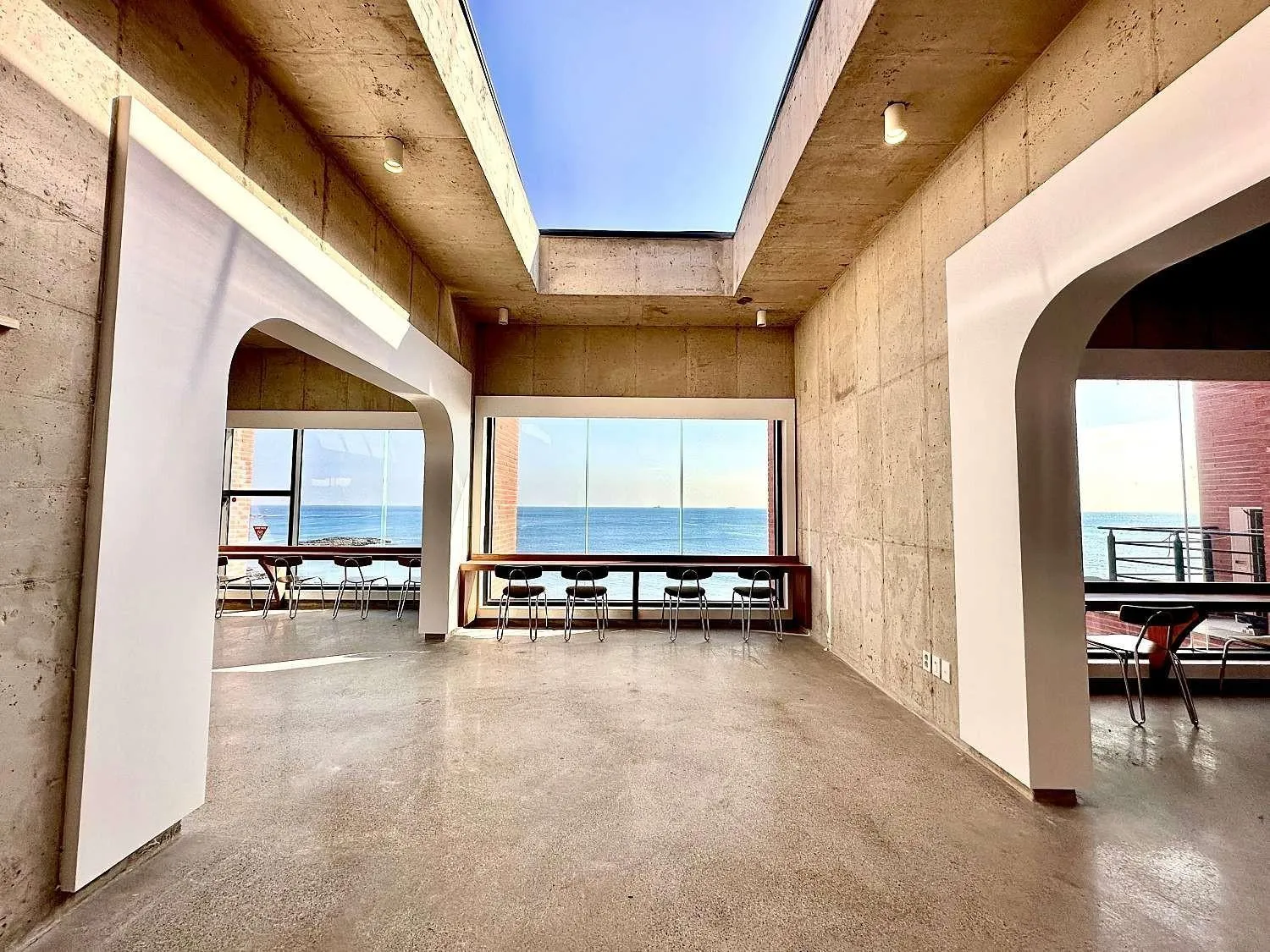 Pohang Case Poolvilla