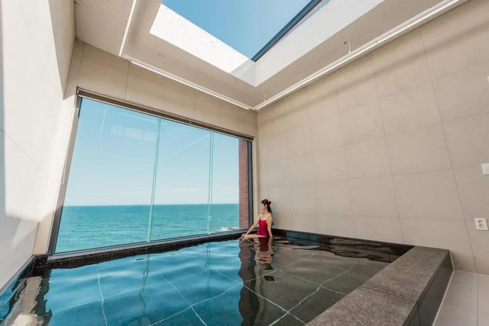 Pohang Case Poolvilla