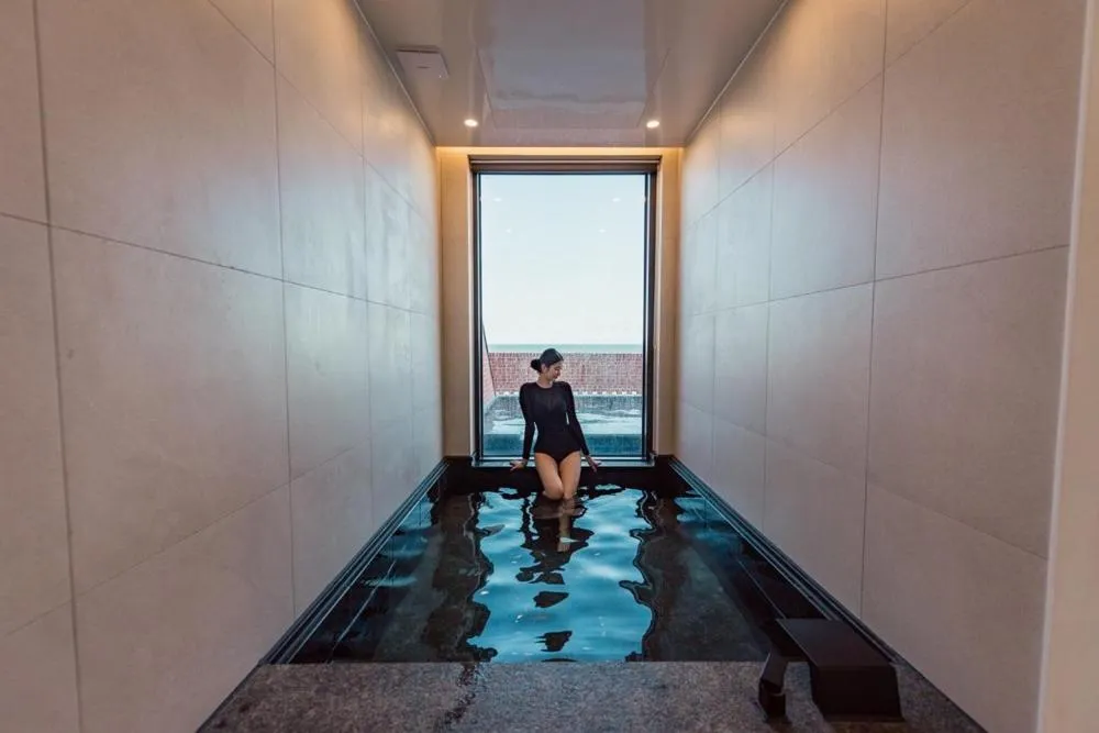 Pohang Case Poolvilla