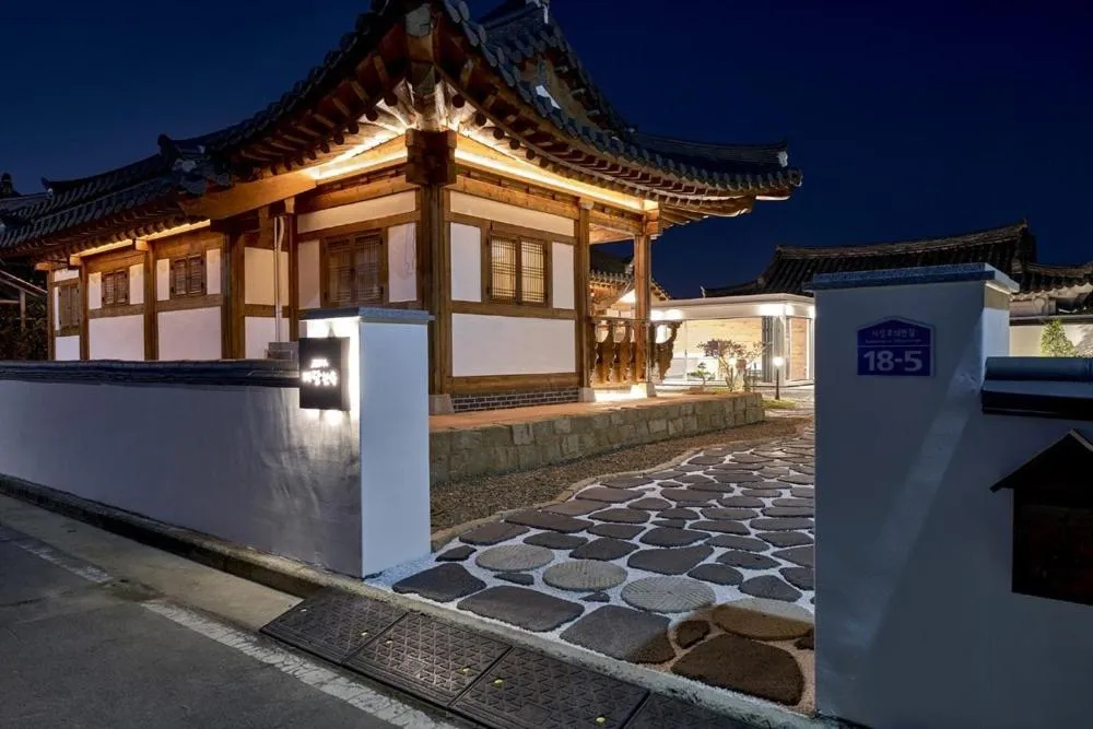 Gyeongju Madang Hanok