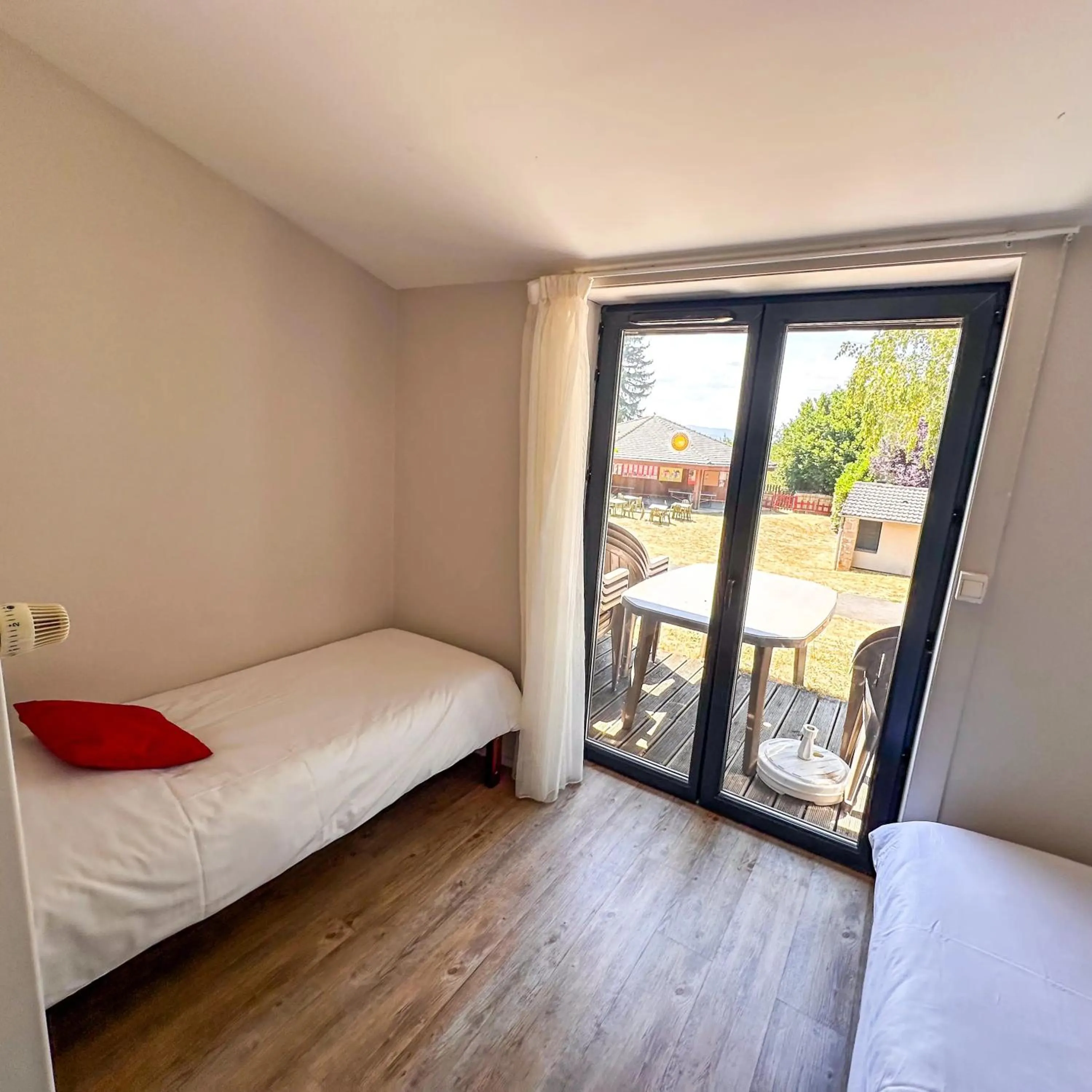 Bed in VVF Haute Loire Saint-Julien-Chapteuil