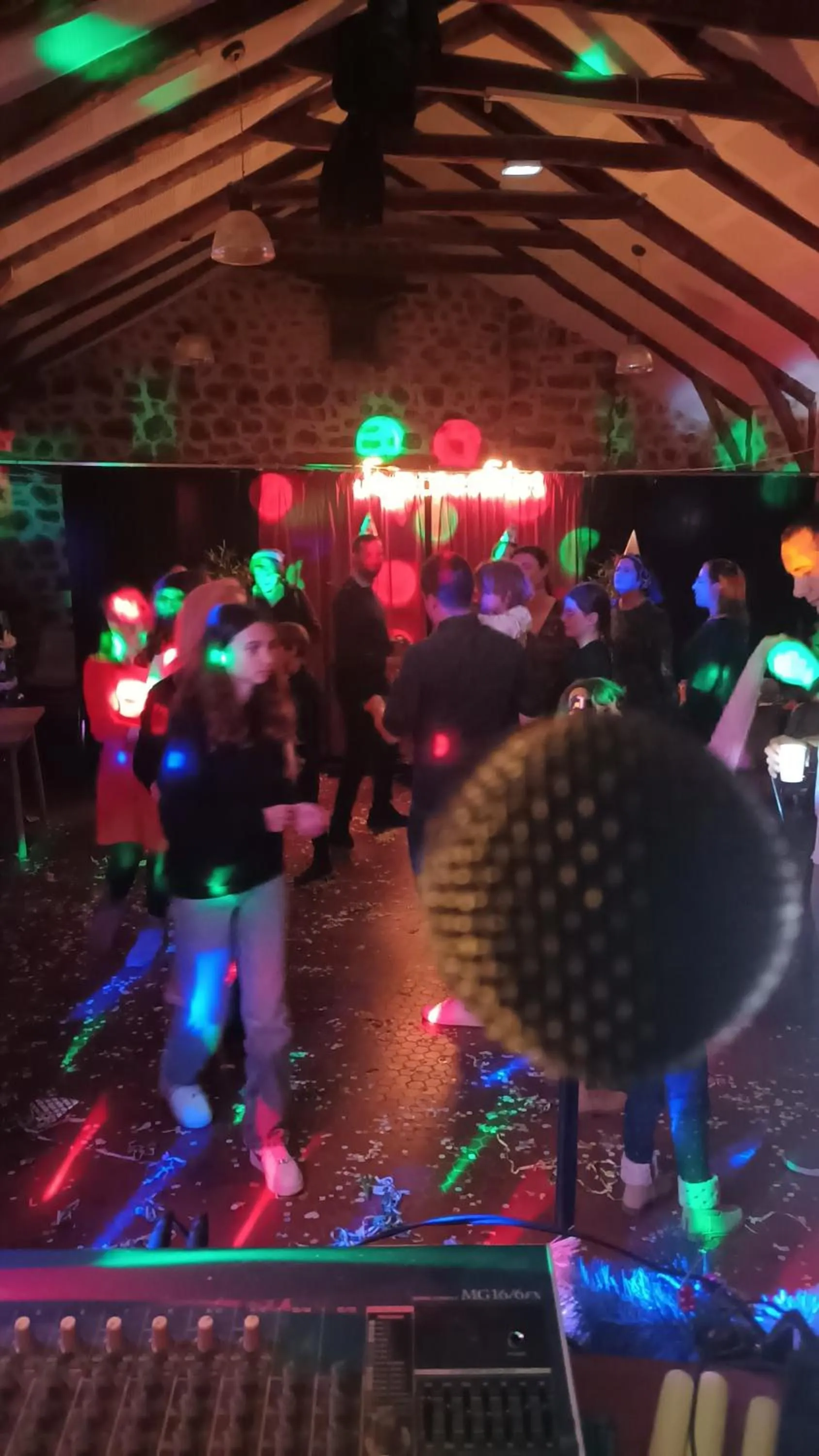 group of guests in VVF Haute Loire Saint-Julien-Chapteuil