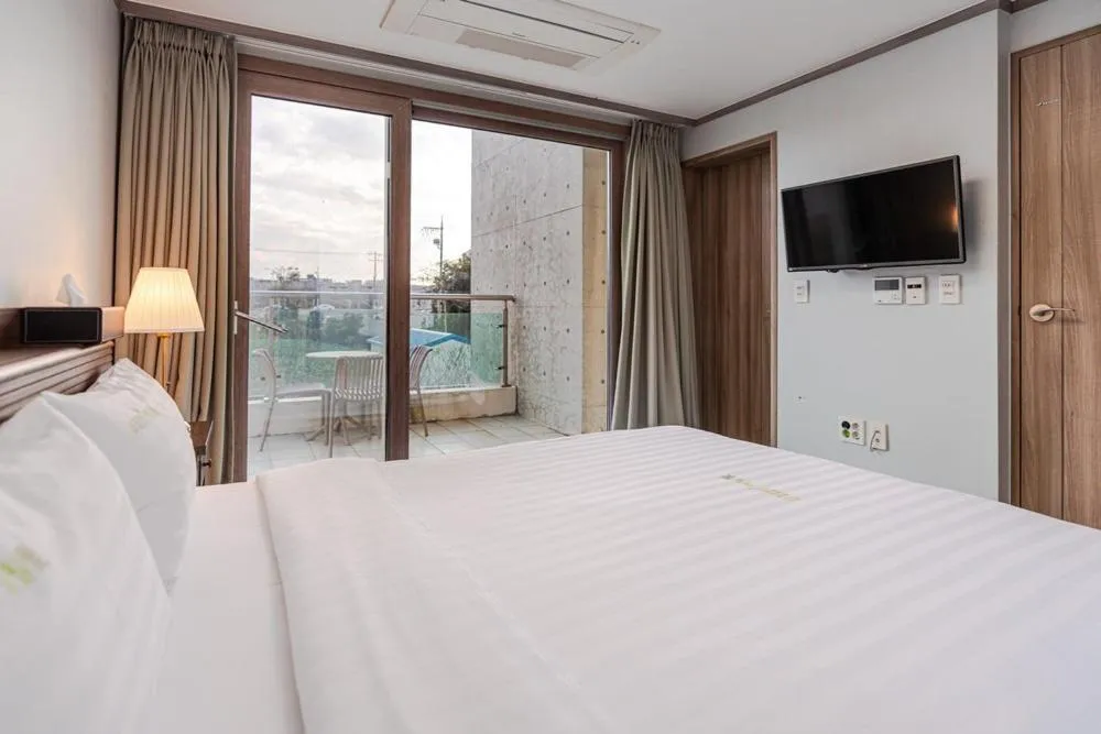 Bed in Jeju Aewolae Hyuyang Pension