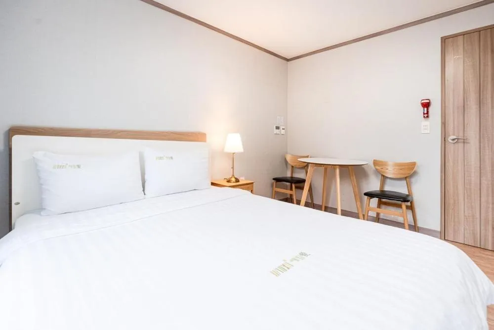 Bed in Jeju Aewolae Hyuyang Pension