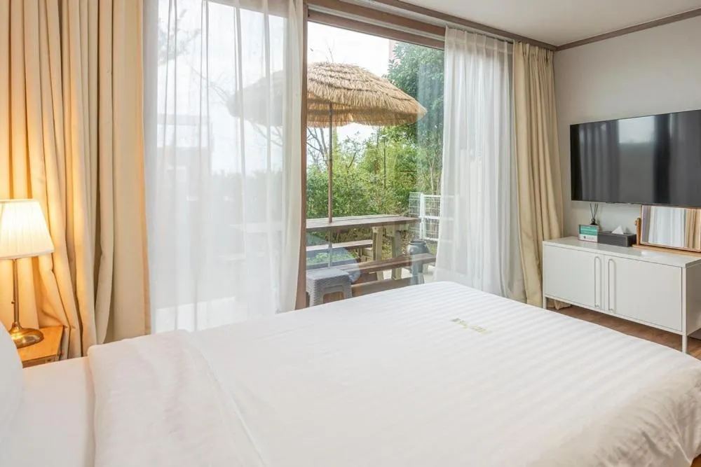 Bed in Jeju Aewolae Hyuyang Pension