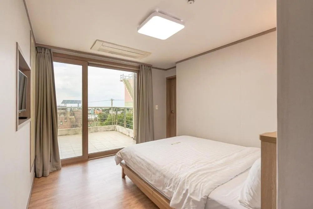 Bed in Jeju Aewolae Hyuyang Pension