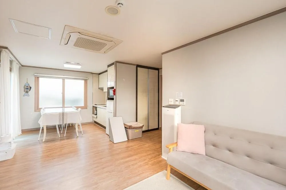 Jeju Aewolae Hyuyang Pension