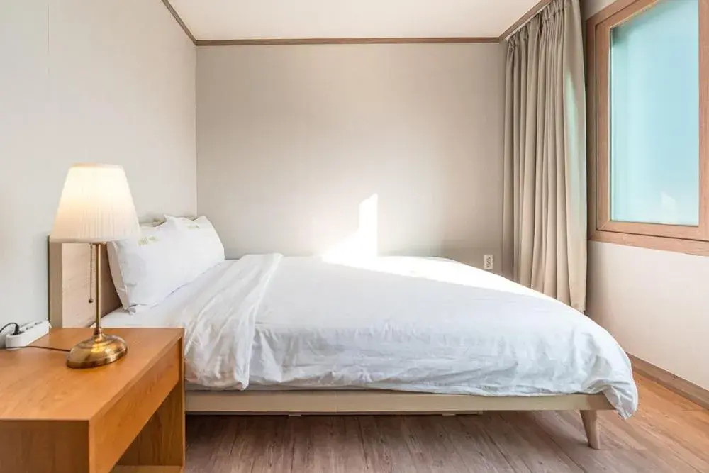 Bed in Jeju Aewolae Hyuyang Pension Bed in Jeju Aewolae Hyuyang Pension