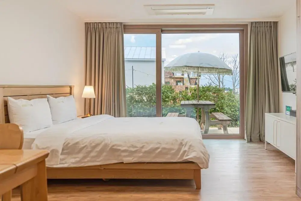 Bed in Jeju Aewolae Hyuyang Pension Bed in Jeju Aewolae Hyuyang Pension