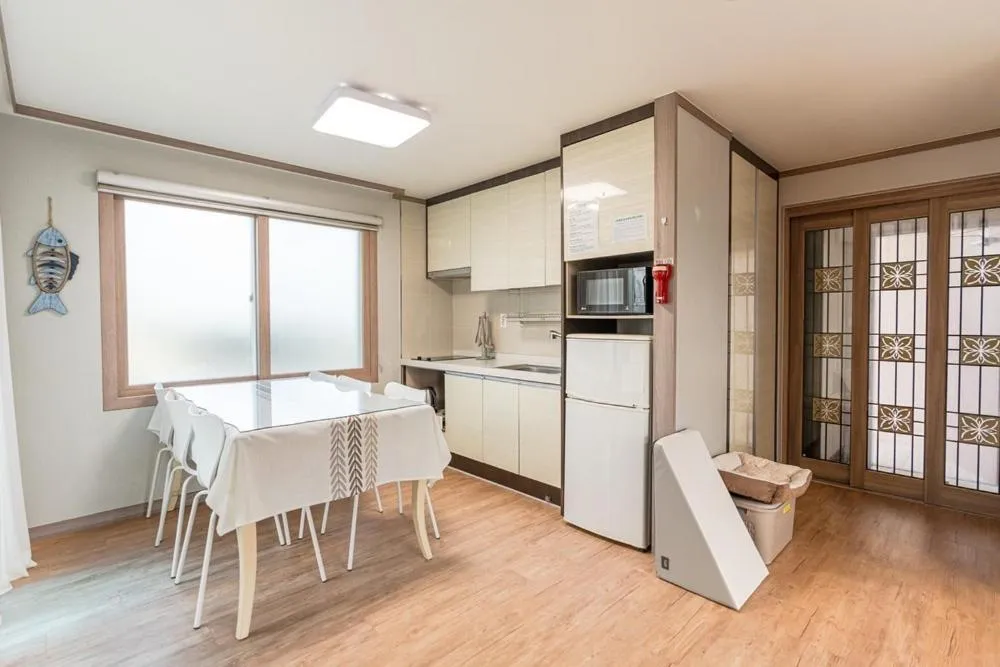 Jeju Aewolae Hyuyang Pension