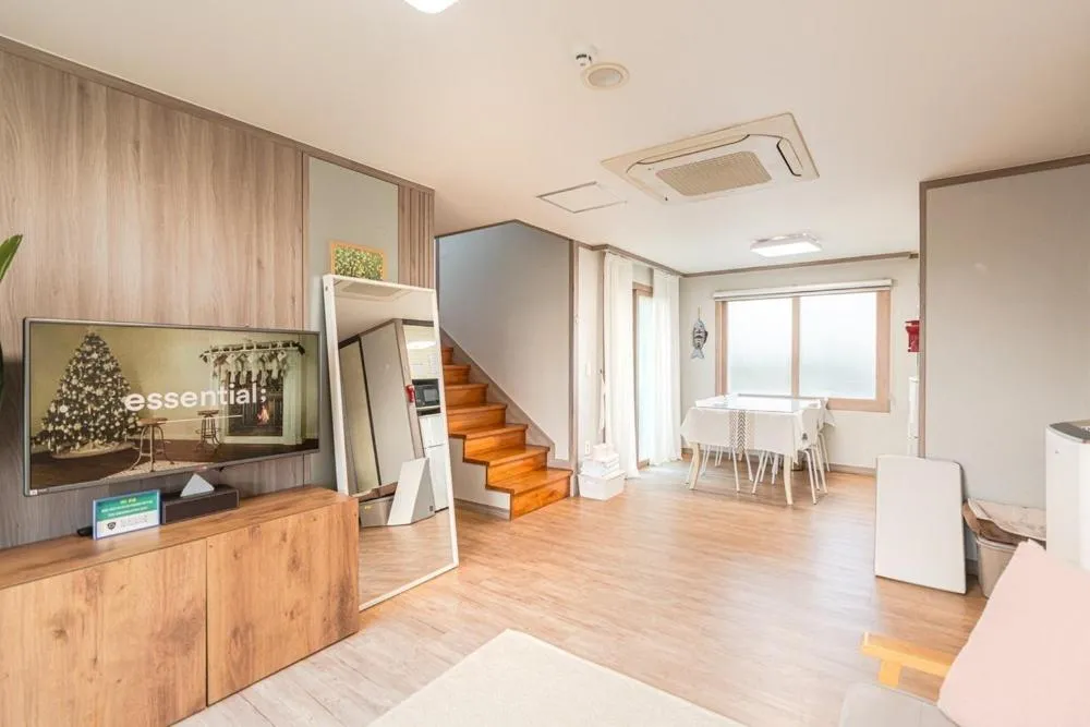 Jeju Aewolae Hyuyang Pension