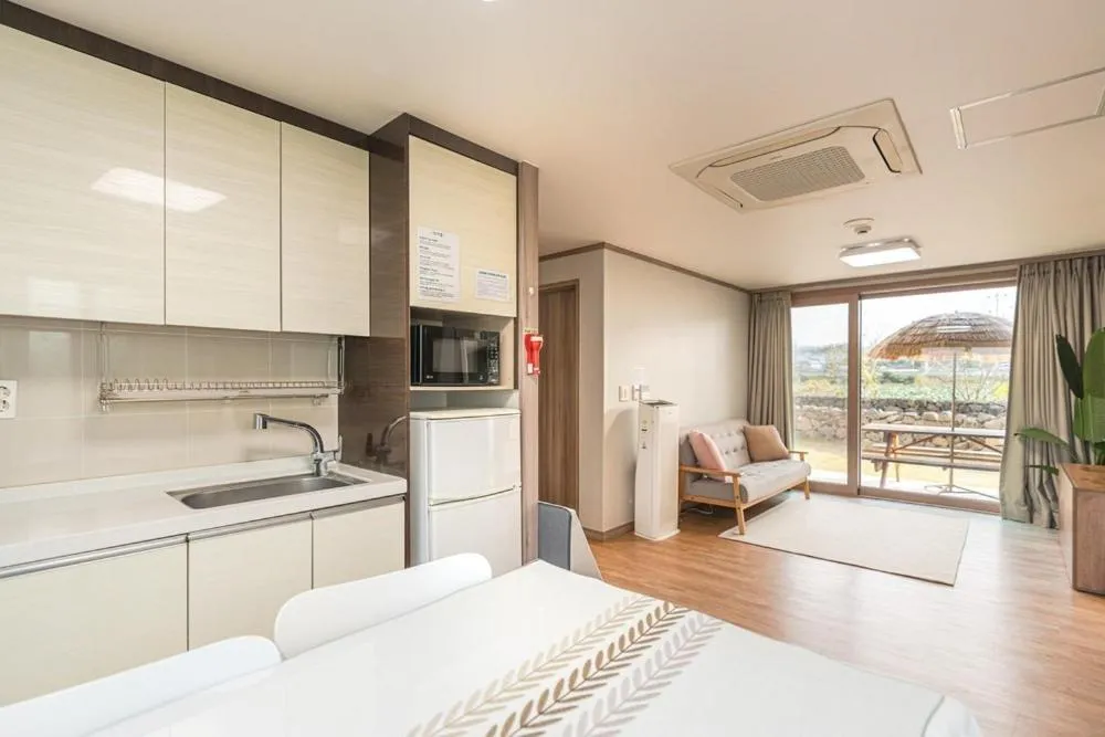 Jeju Aewolae Hyuyang Pension