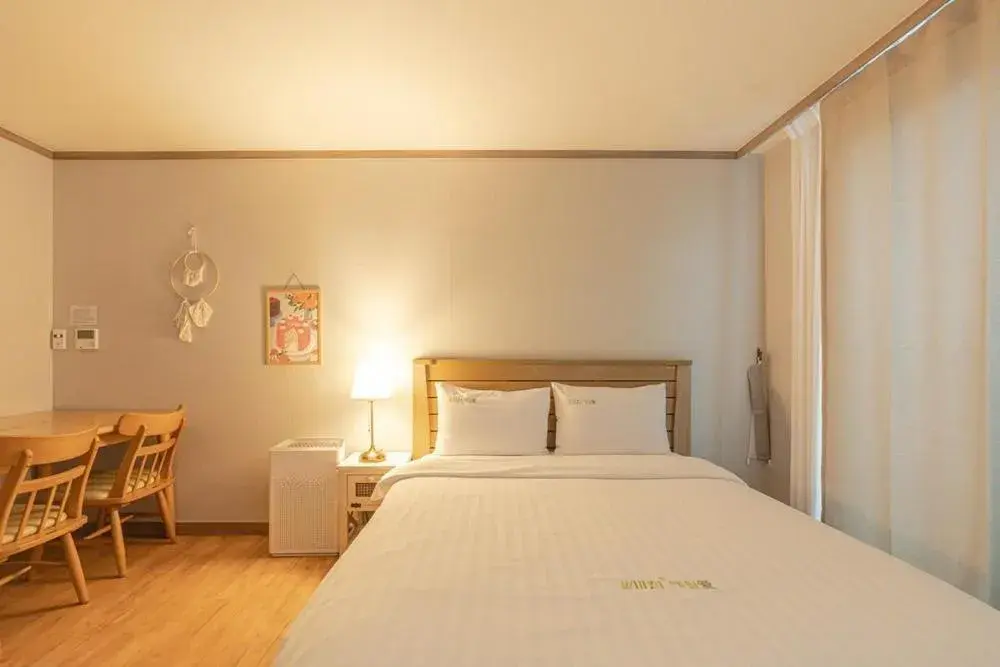 Bed in Jeju Aewolae Hyuyang Pension Bed in Jeju Aewolae Hyuyang Pension