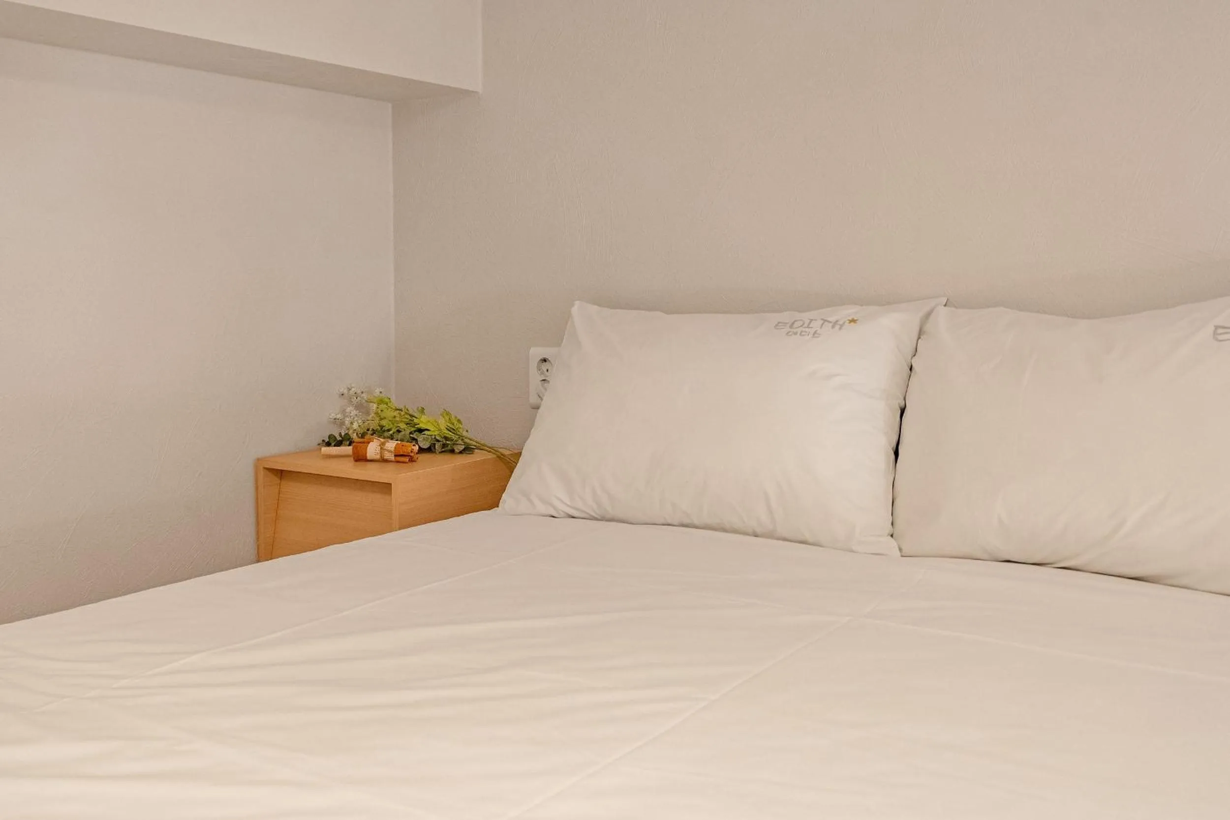 Bed in Gyeongju Edis Poolvilla