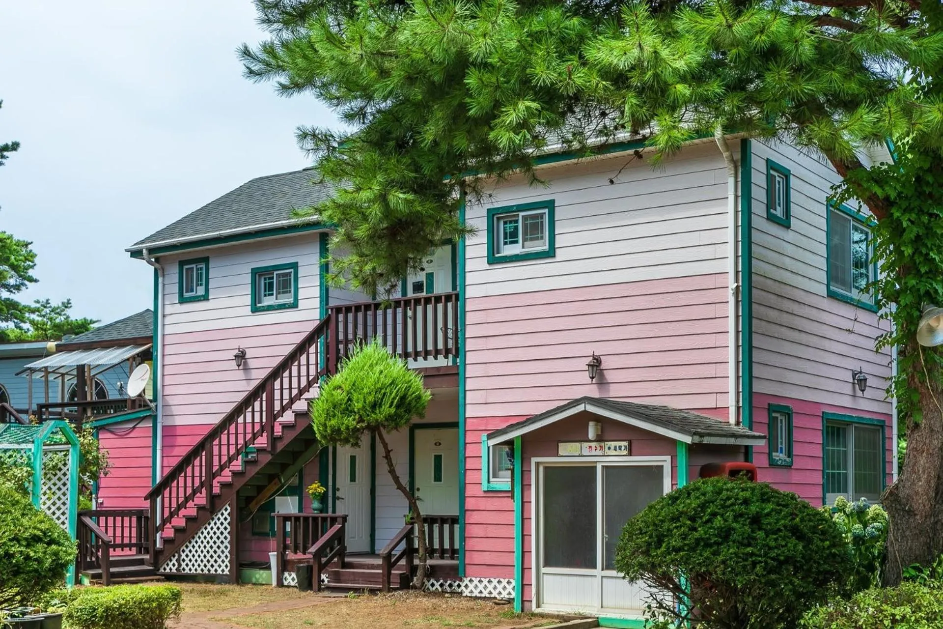 Taean Anmyeondo Geuttaegeu Pension