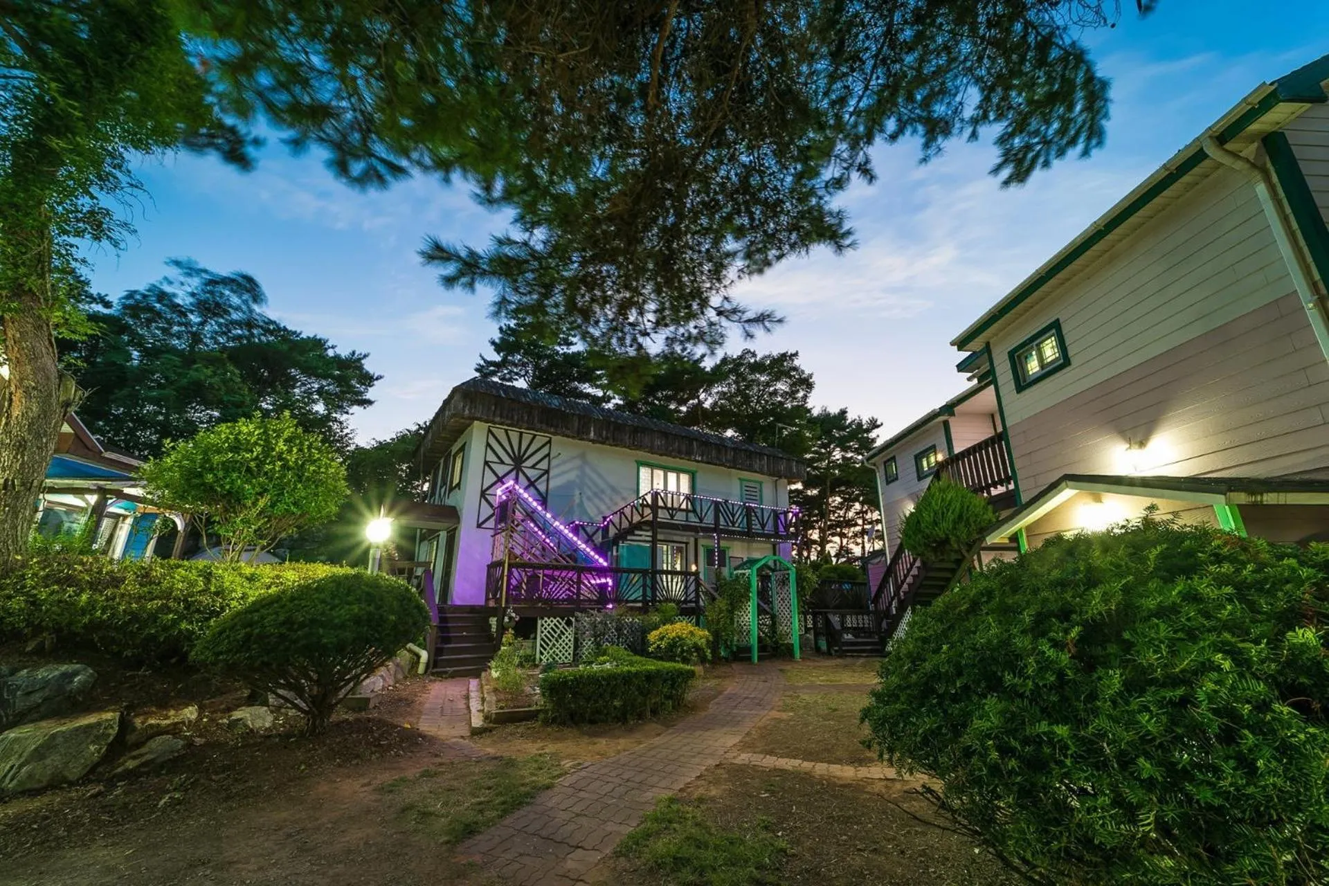 Taean Anmyeondo Geuttaegeu Pension