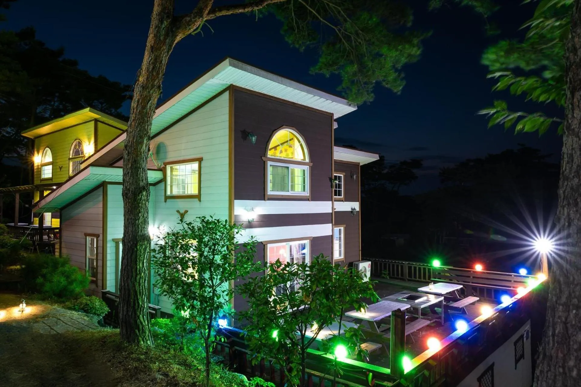 Taean Anmyeondo Geuttaegeu Pension