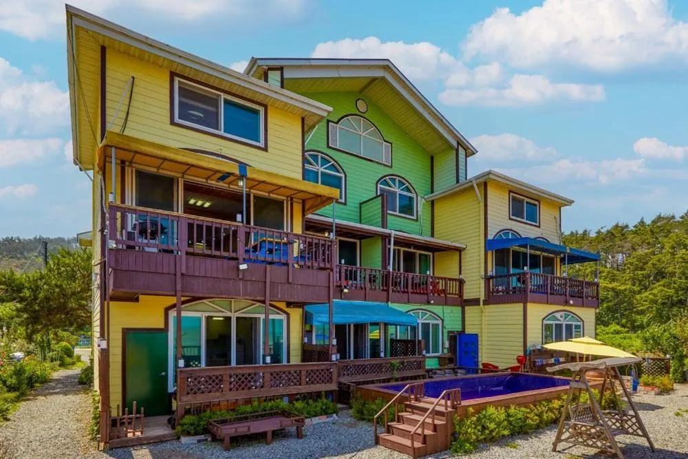 Taean Rainbow Pension