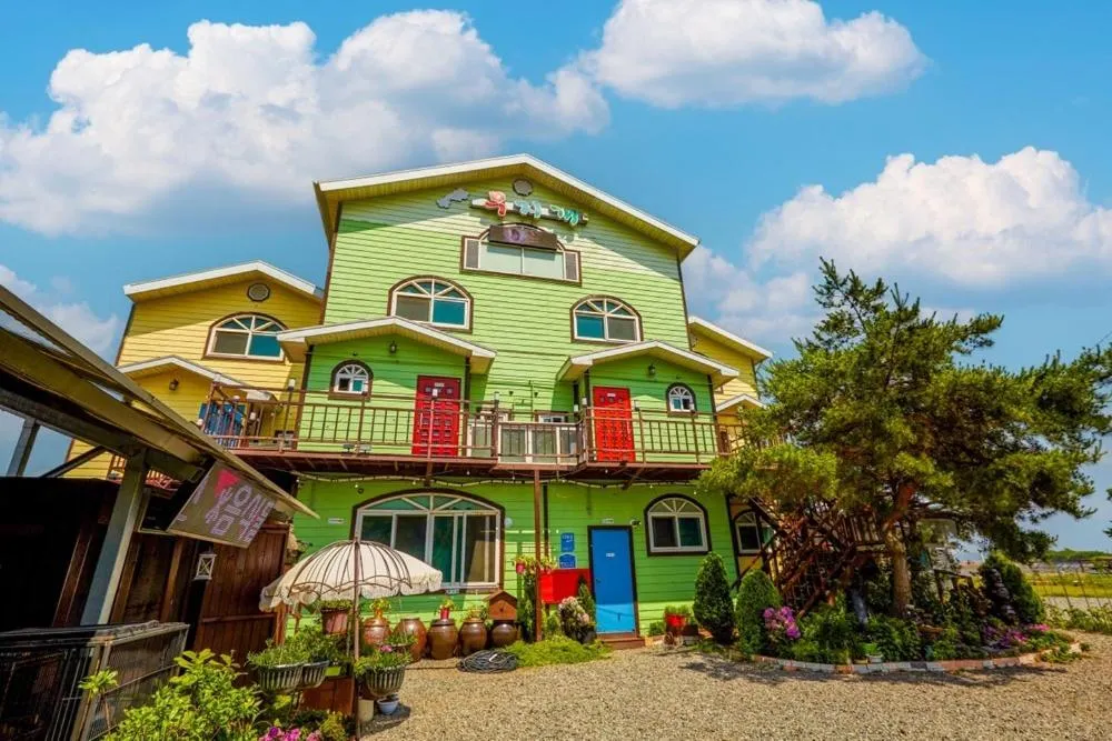 Taean Rainbow Pension