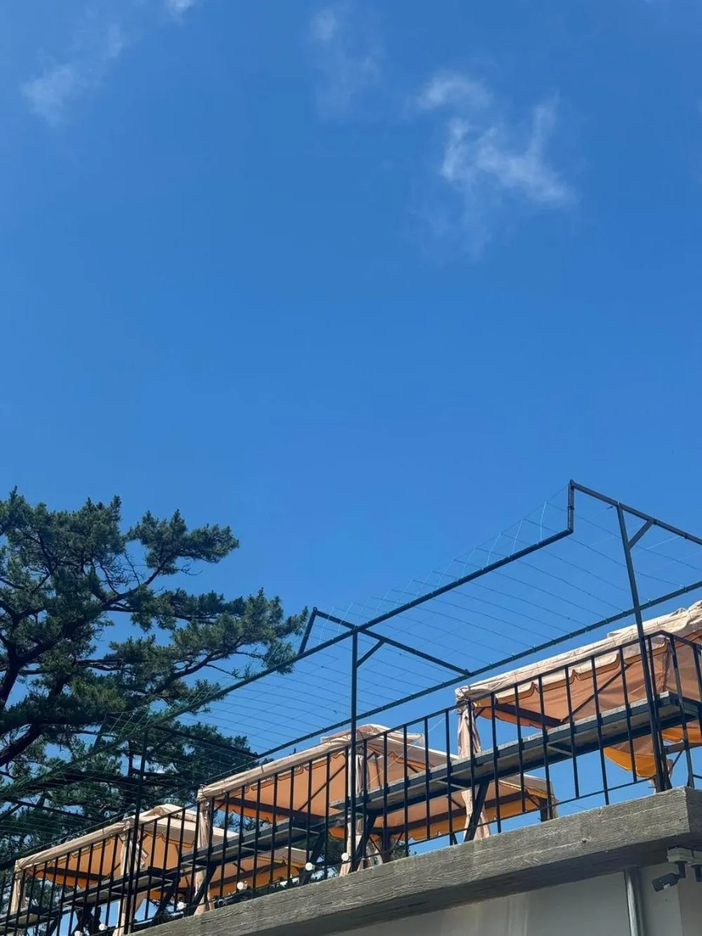 Road96 Caravan and Poolvilla