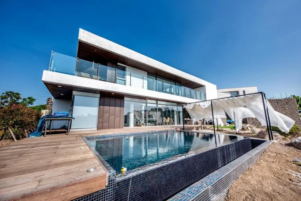 Jeju Mia Private Pool Villa large outdoor warm pool