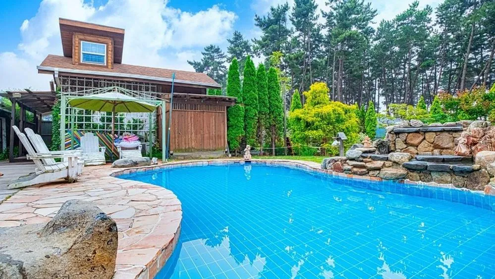 Irang Kids Pool Villa