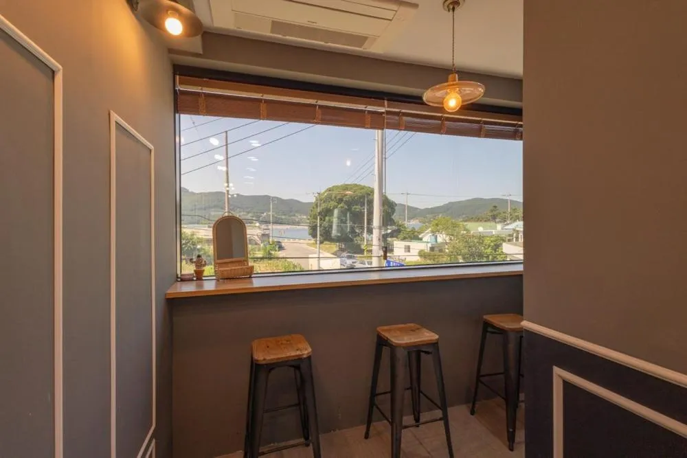 Geoje Yolo Guesthouse