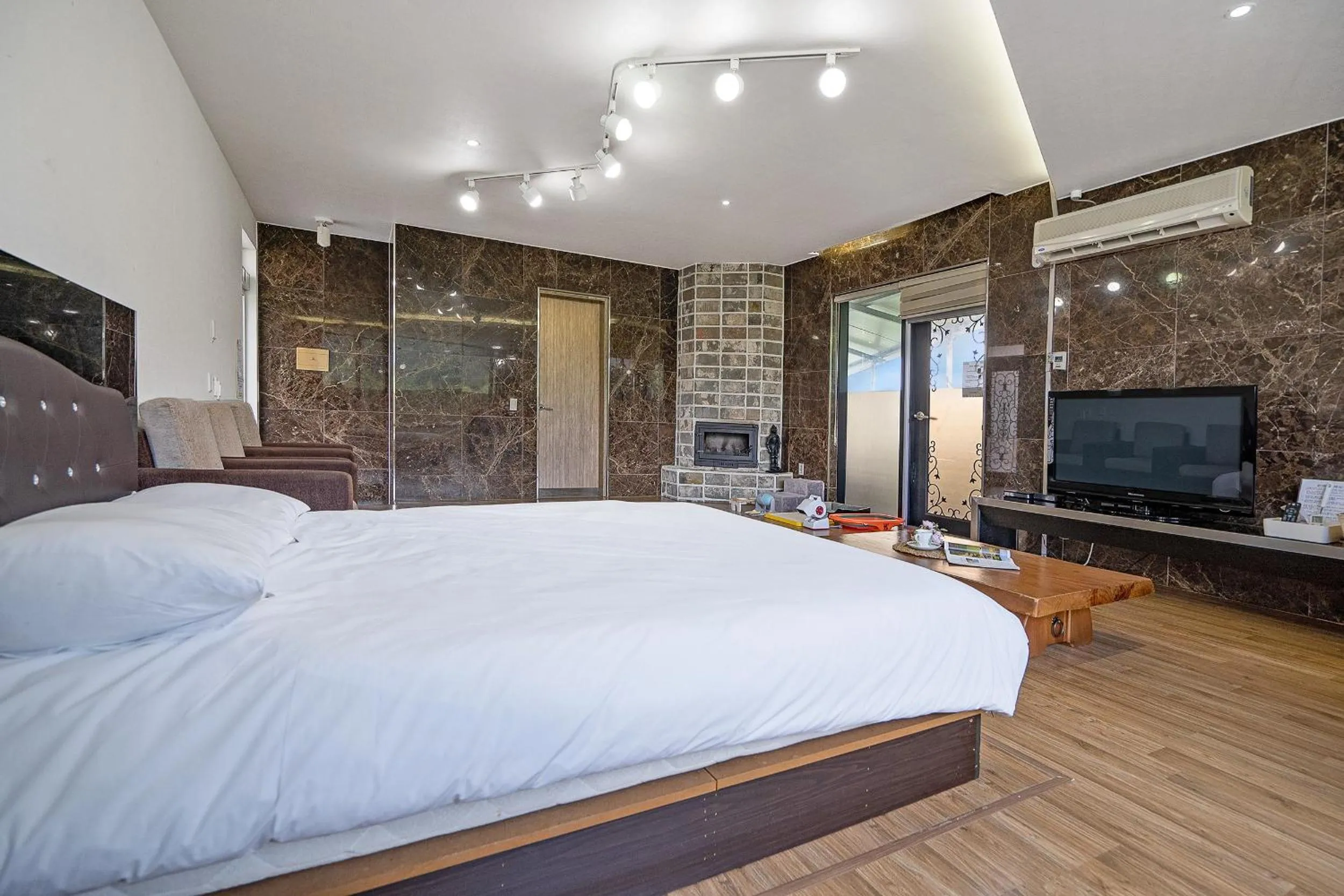 Bed in Kyeongju JS Pet Poolvilla