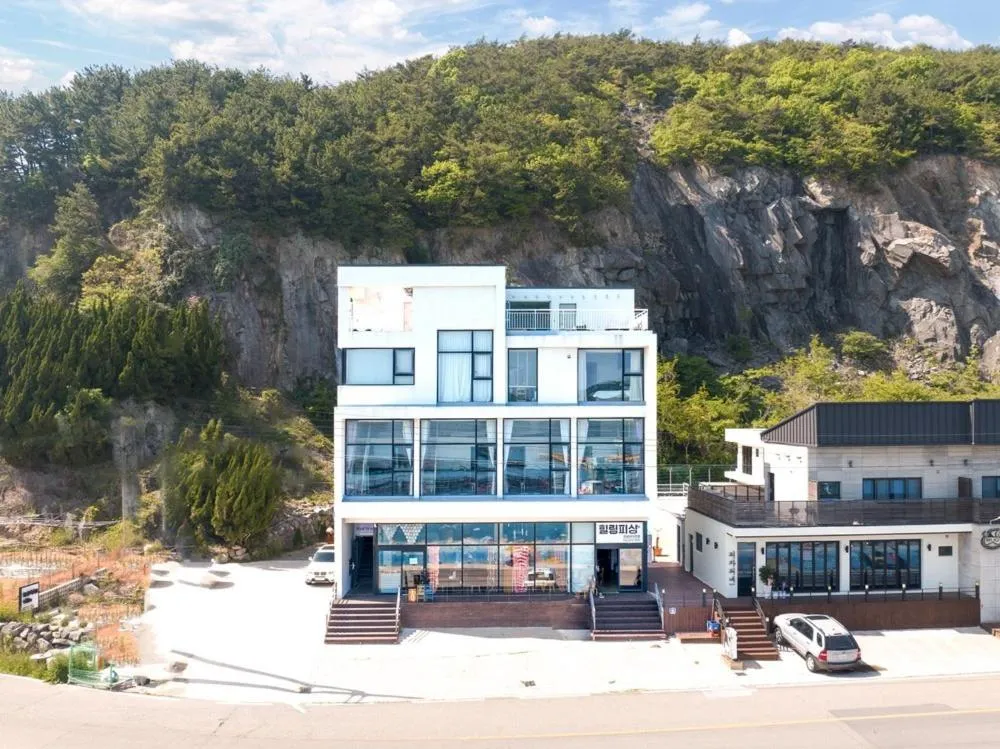 Namhae Red Wave Pension