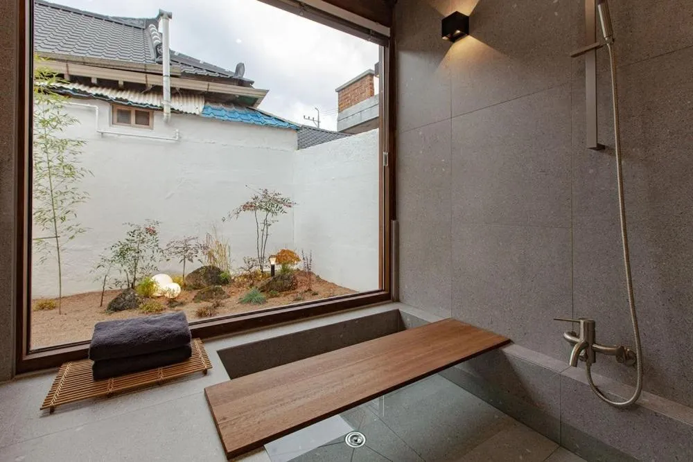 Jeonju Pungryu House