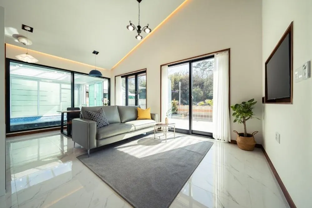 Gyeongju Yeonjeong Pool Villa