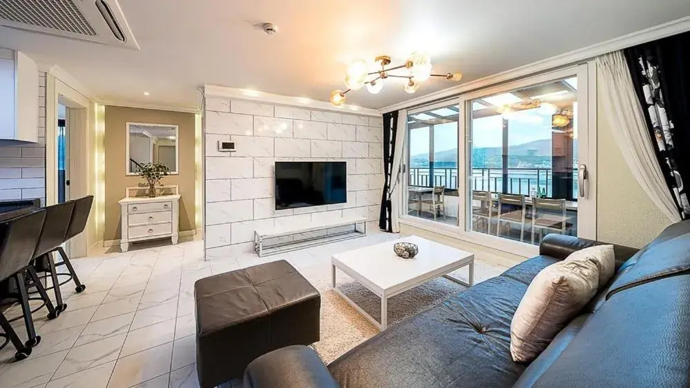 Geojedo Modern 239 Pension Spa, Netflix, Munhwanuri Geojedo Modern 239 Pension Spa, Netflix, Munhwanuri