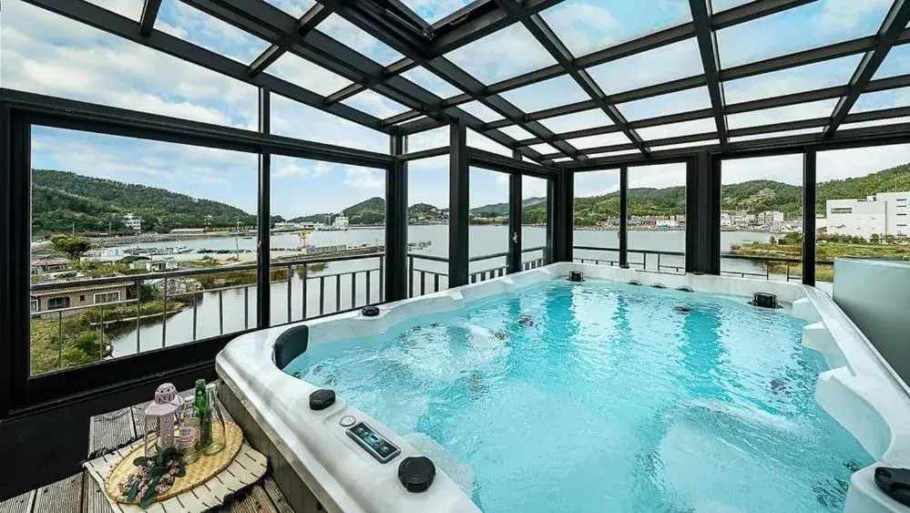 Geojedo Modern 239 Pension Spa, Netflix, Munhwanuri Geojedo Modern 239 Pension Spa, Netflix, Munhwanuri