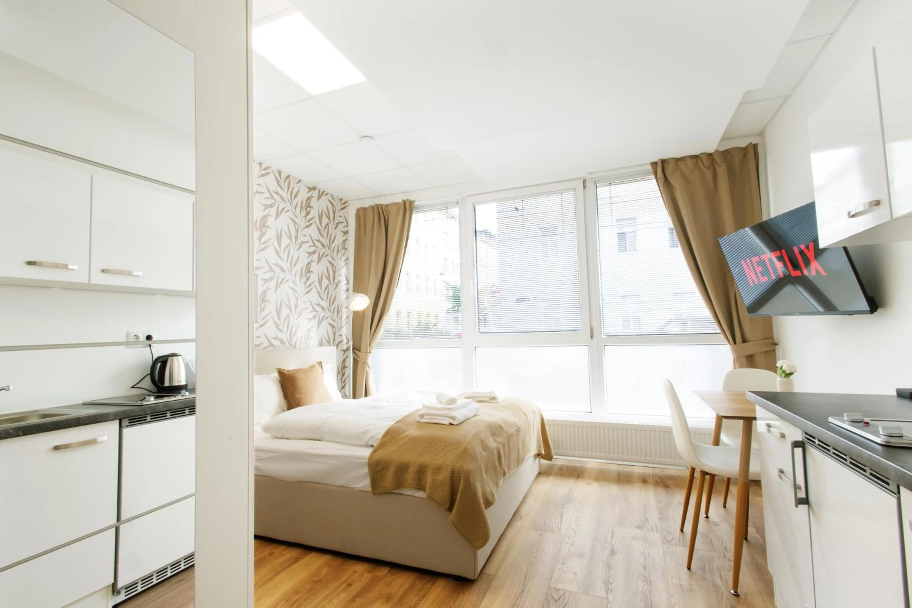Deluxe Twin Room in Livin Apartments - T75a