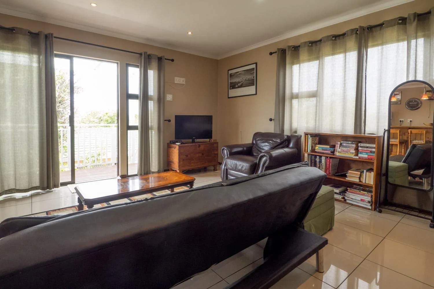 Living room in Carrington Guest House