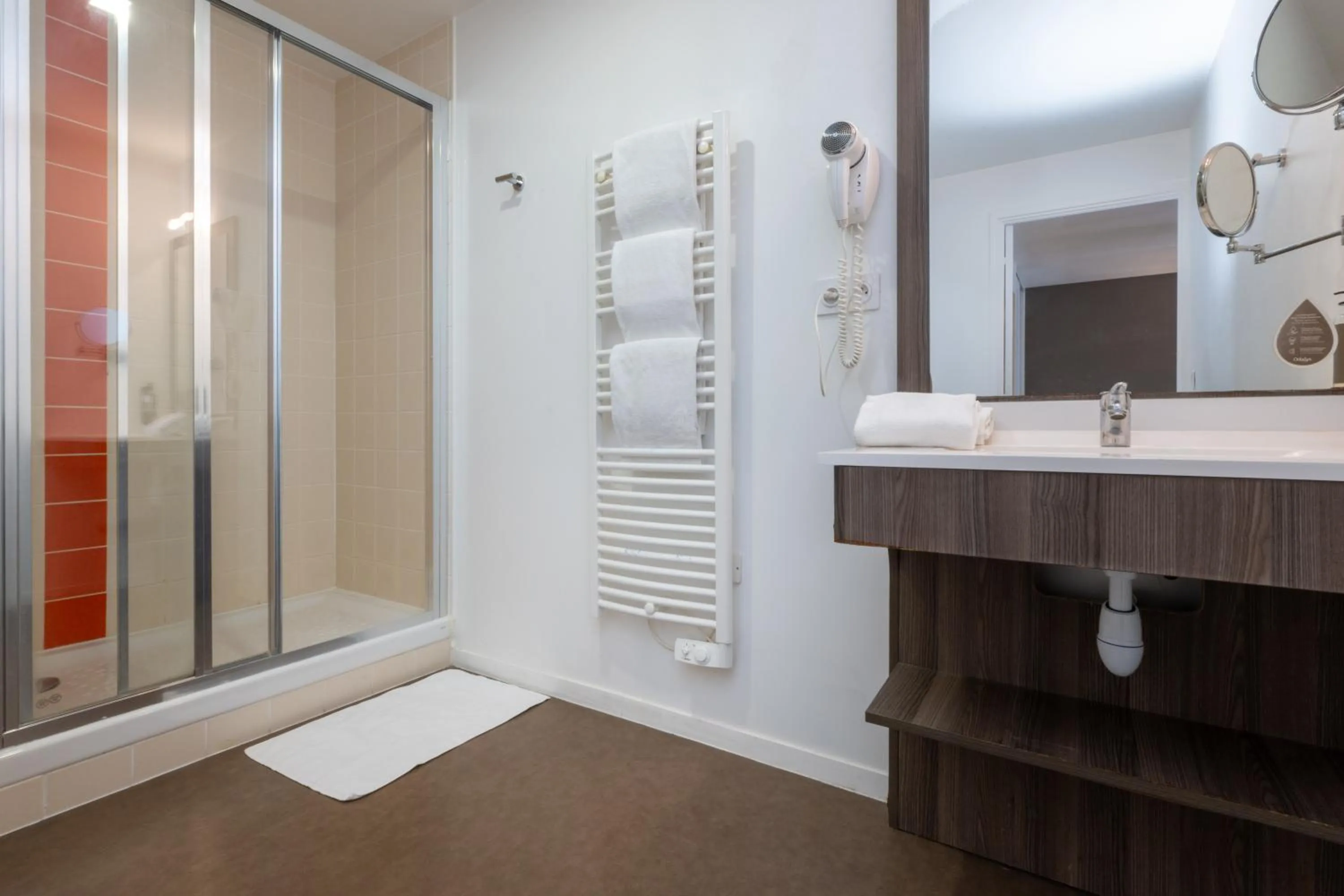 Bathroom in Appart Hotel Odalys City Rennes Lorgeril