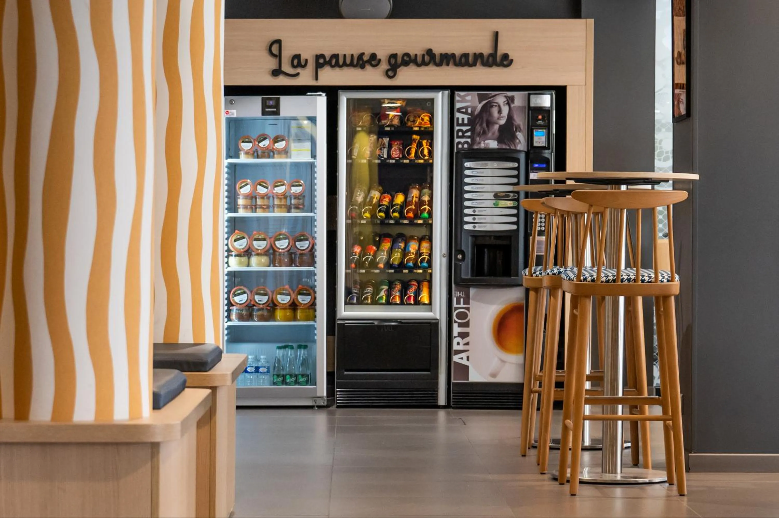 Food and drinks in Appart Hotel Odalys City Rennes Lorgeril