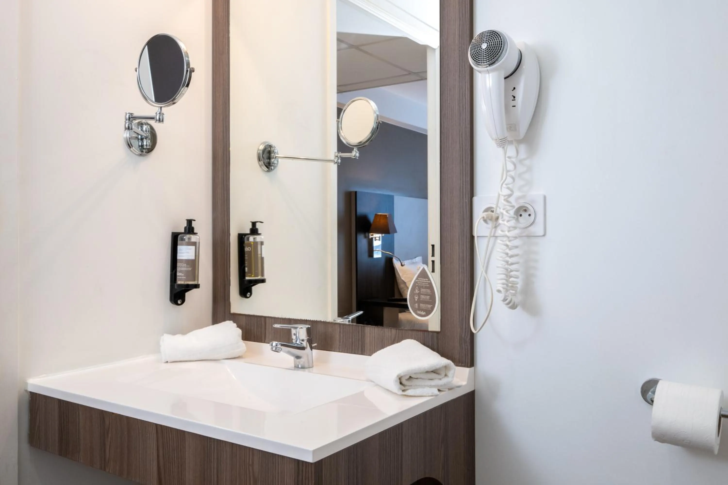 Bathroom in Appart Hotel Odalys City Rennes Lorgeril