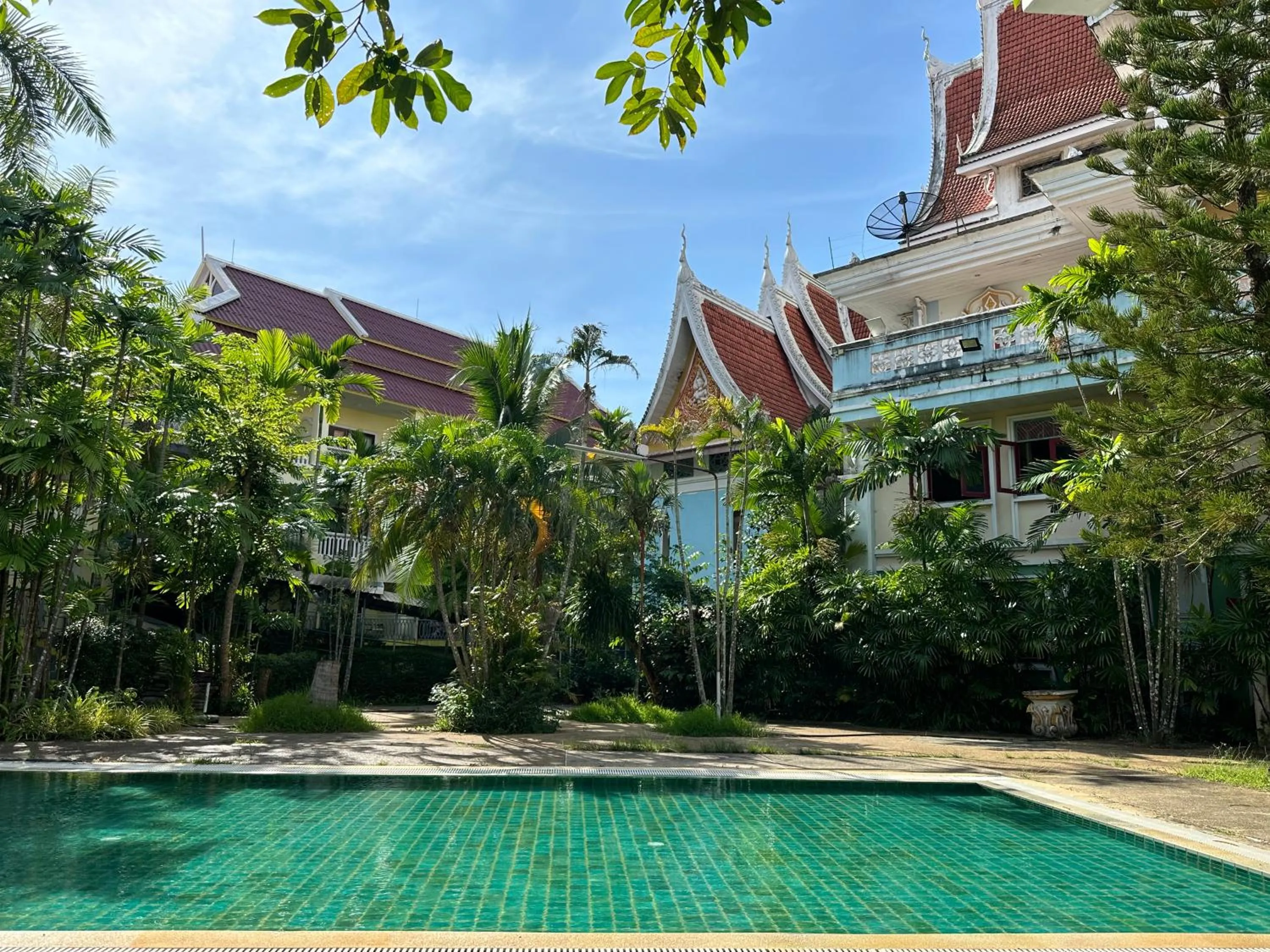 Swimming pool in Successive BeachFront ,Krabi