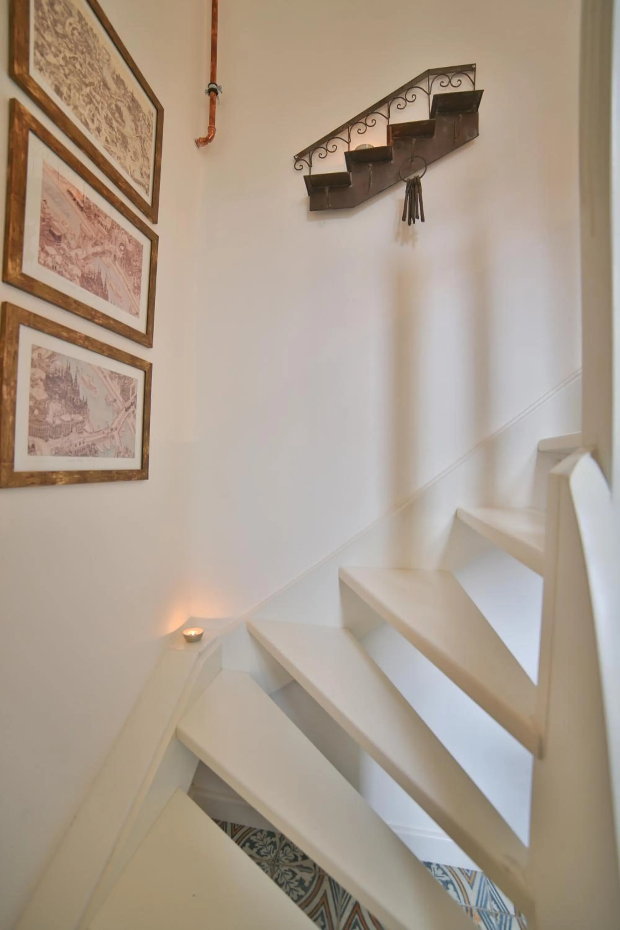 Decorative detail in Nadi's Home – Heart of Budapest