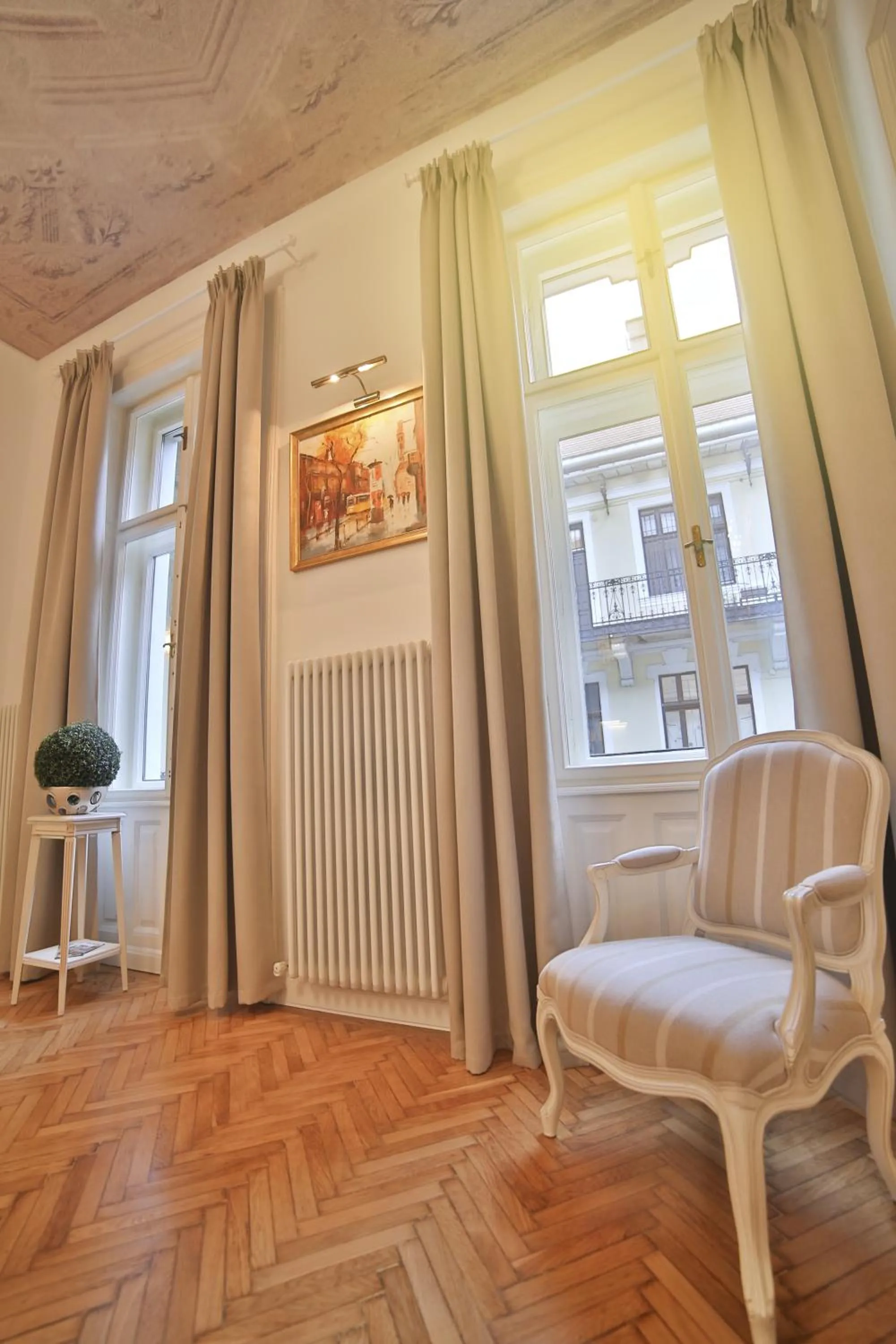 Day in Nadi's Home – Heart of Budapest