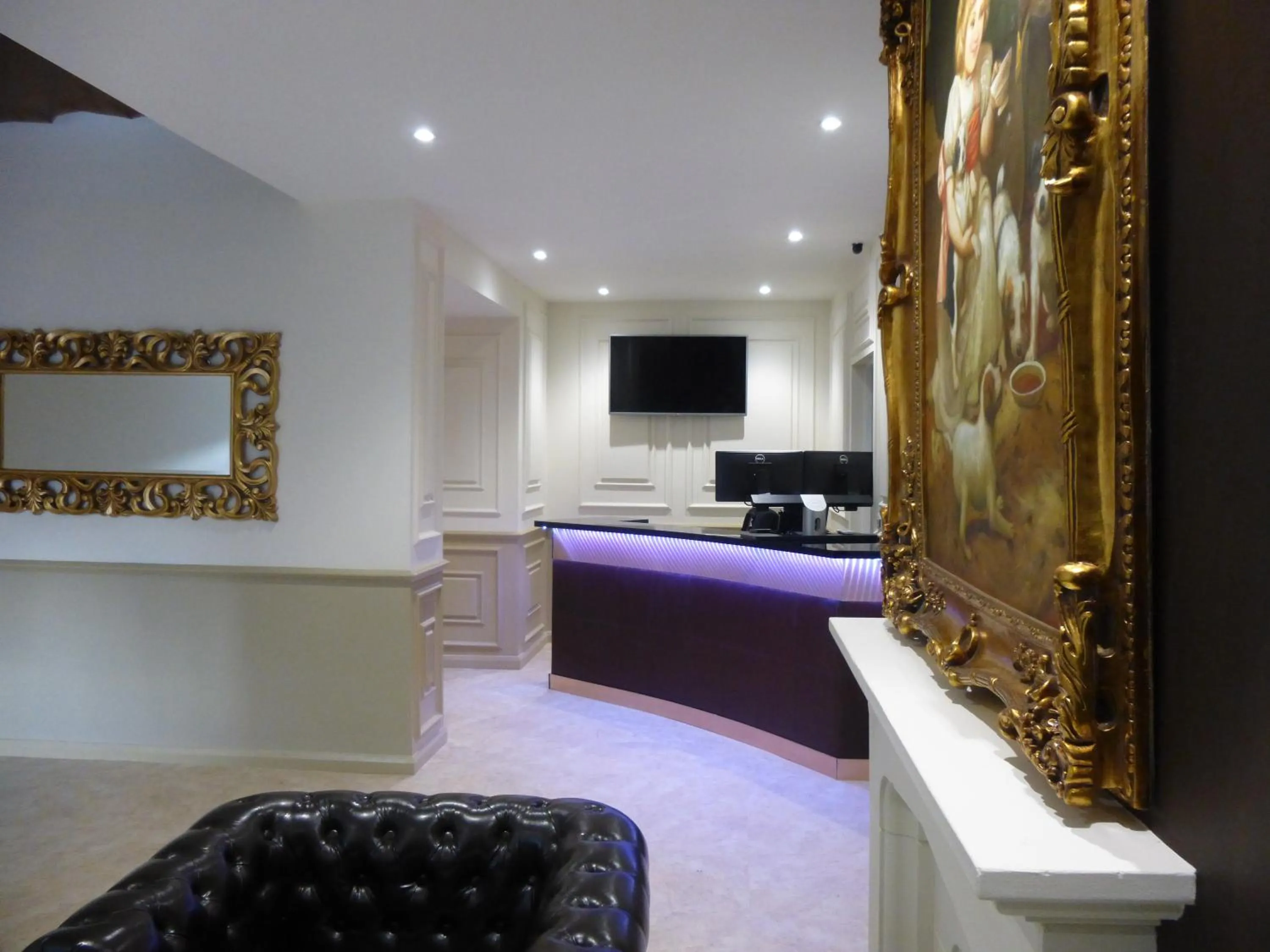 Lobby or reception, Bed in Dreams Hotel