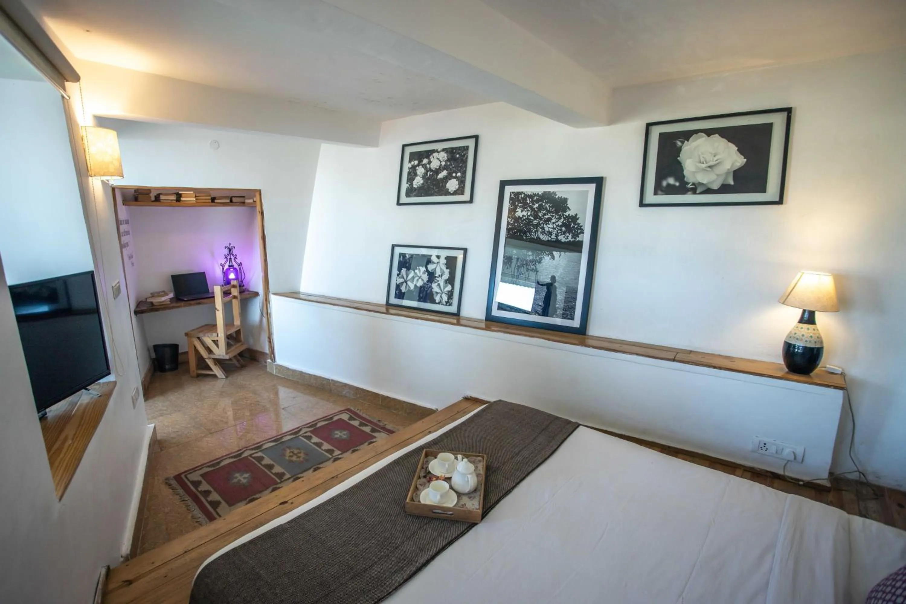 Bedroom, Bed in Seclude Mussoorie, Winterline