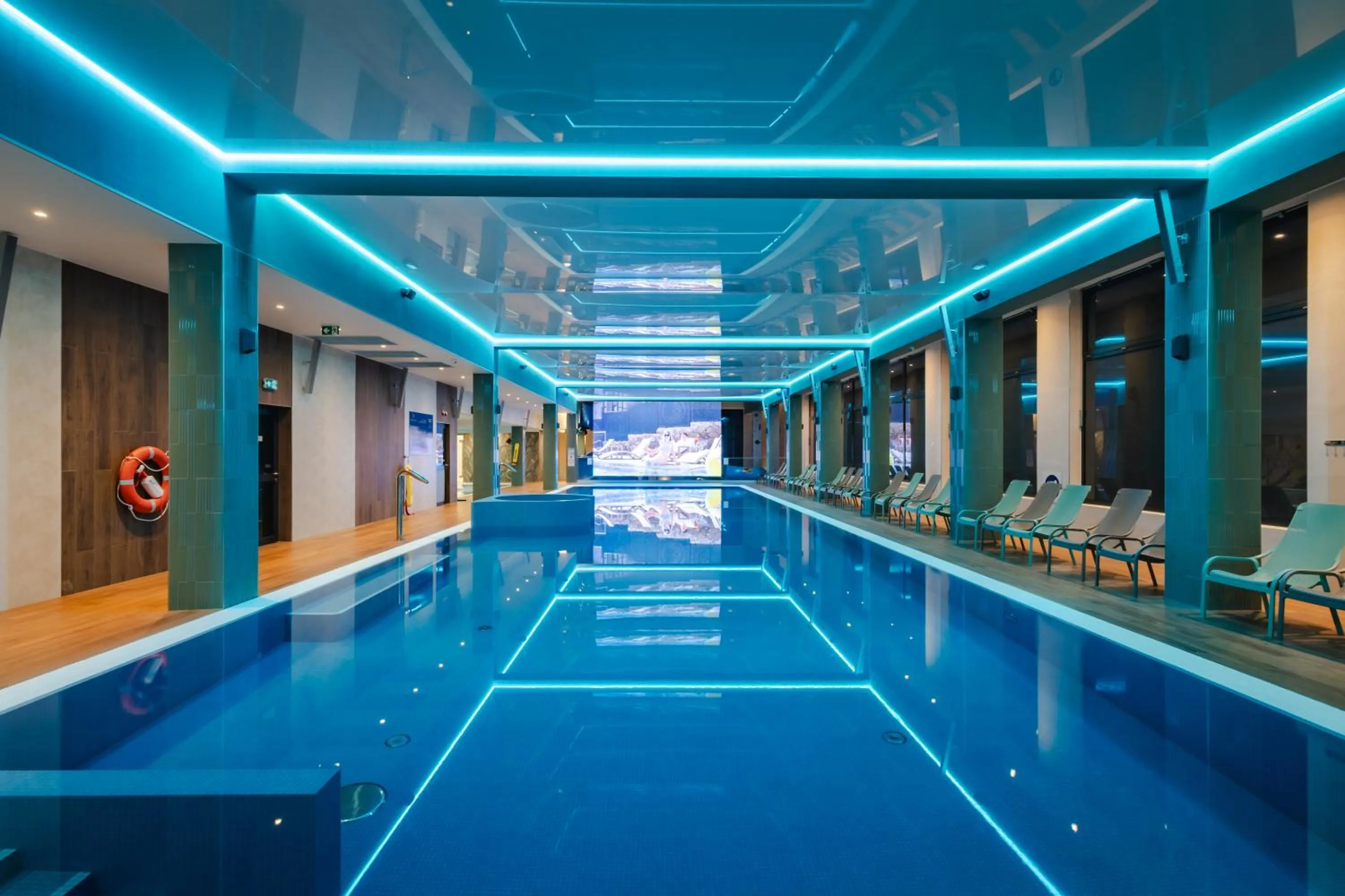 Pool view in Forest Park Resort & SPA