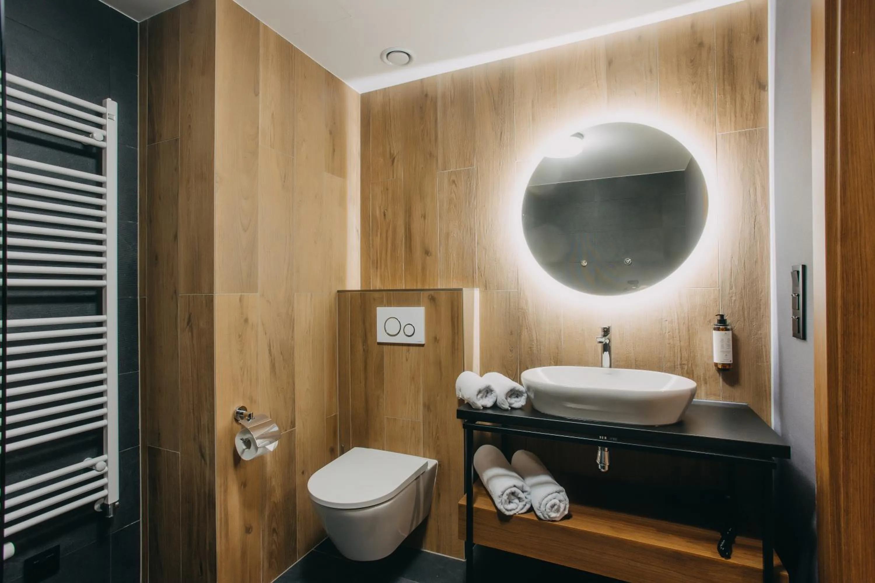 Toilet in Forest Park Resort & SPA