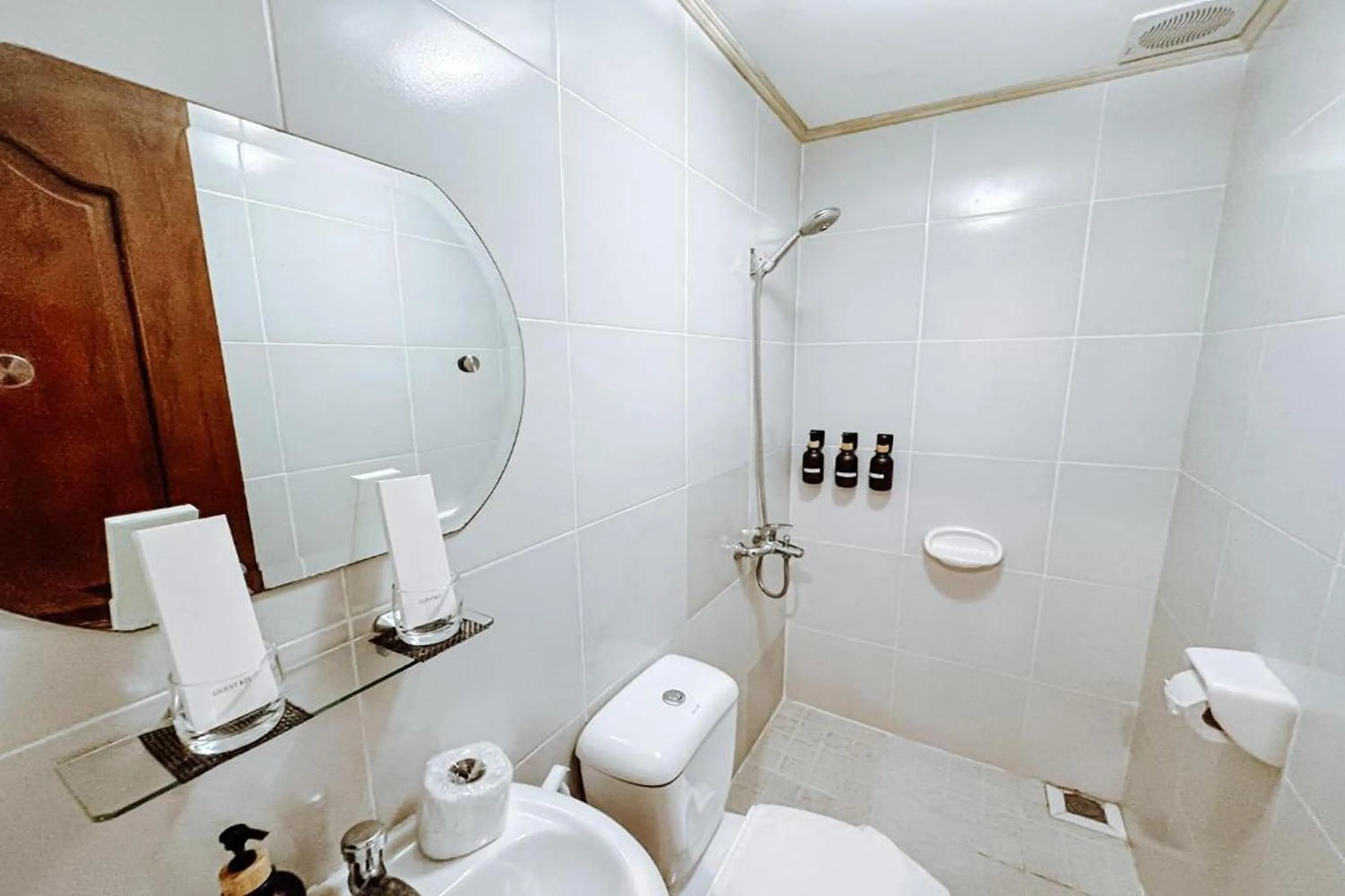 Bathroom in Casa Luciana Hotel