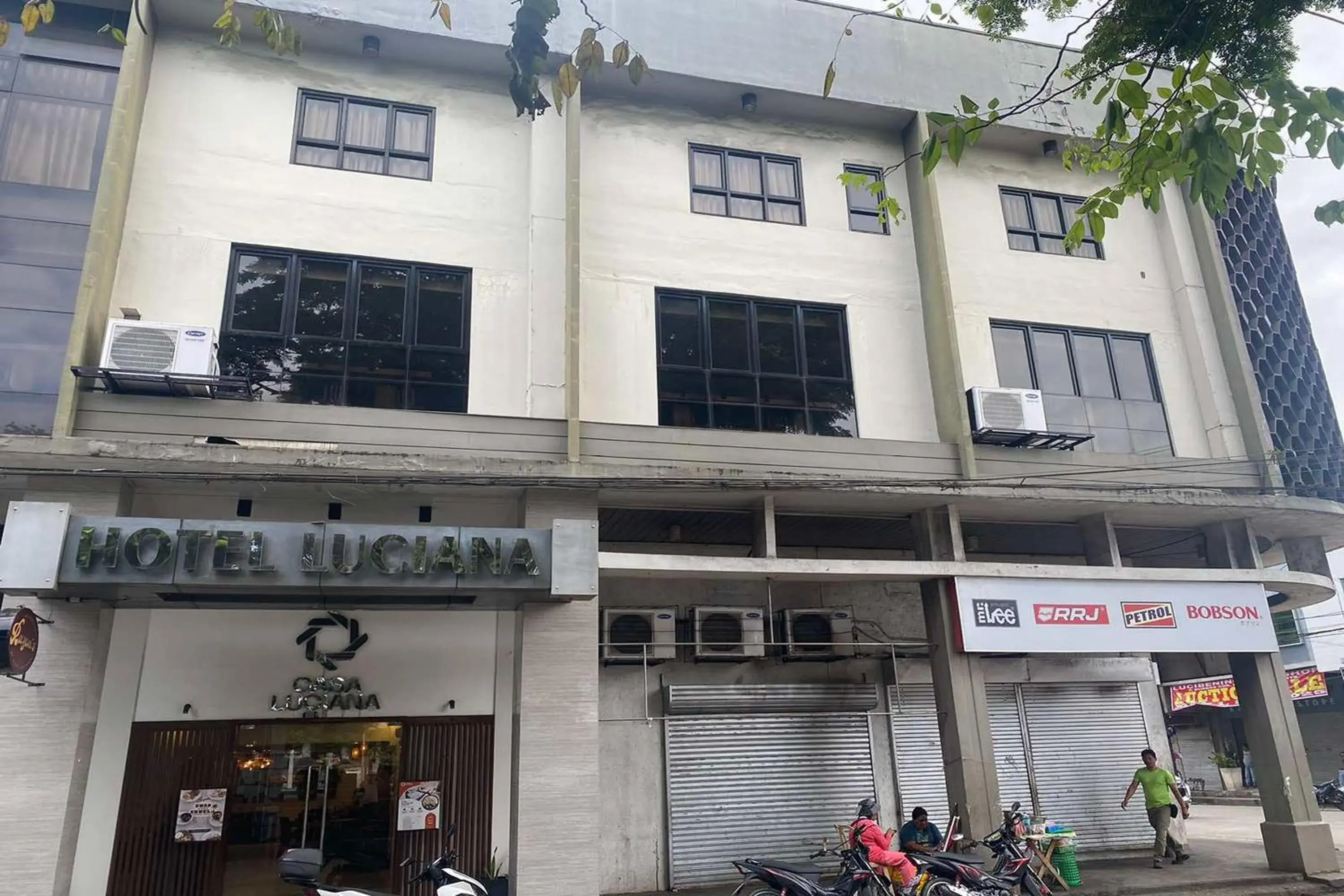 Property building in Casa Luciana Hotel Property building in Casa Luciana Hotel