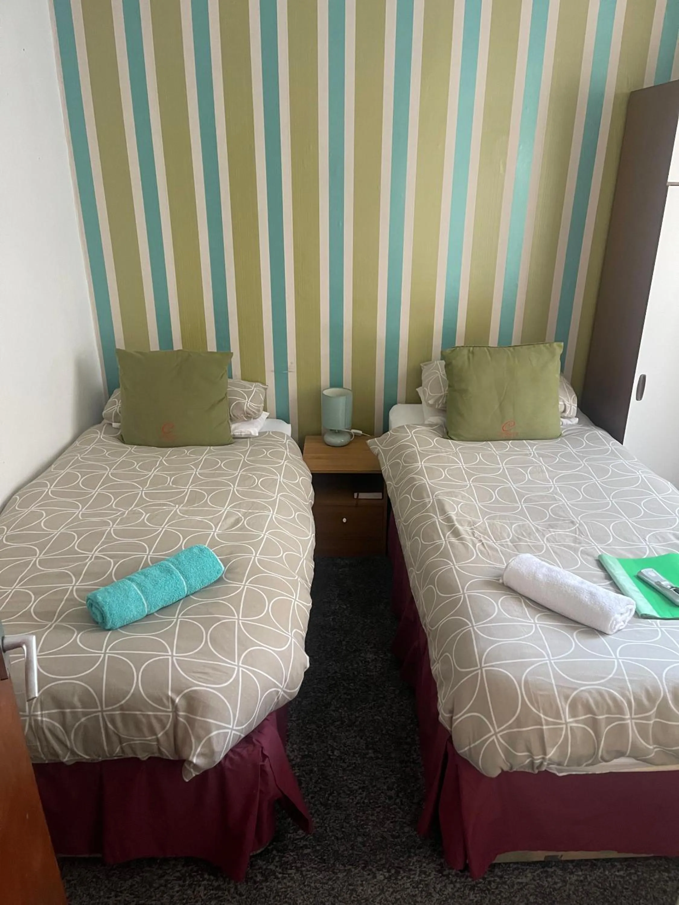 Bed in UK Travel & Hospitality LTD TA Canberra Hotel