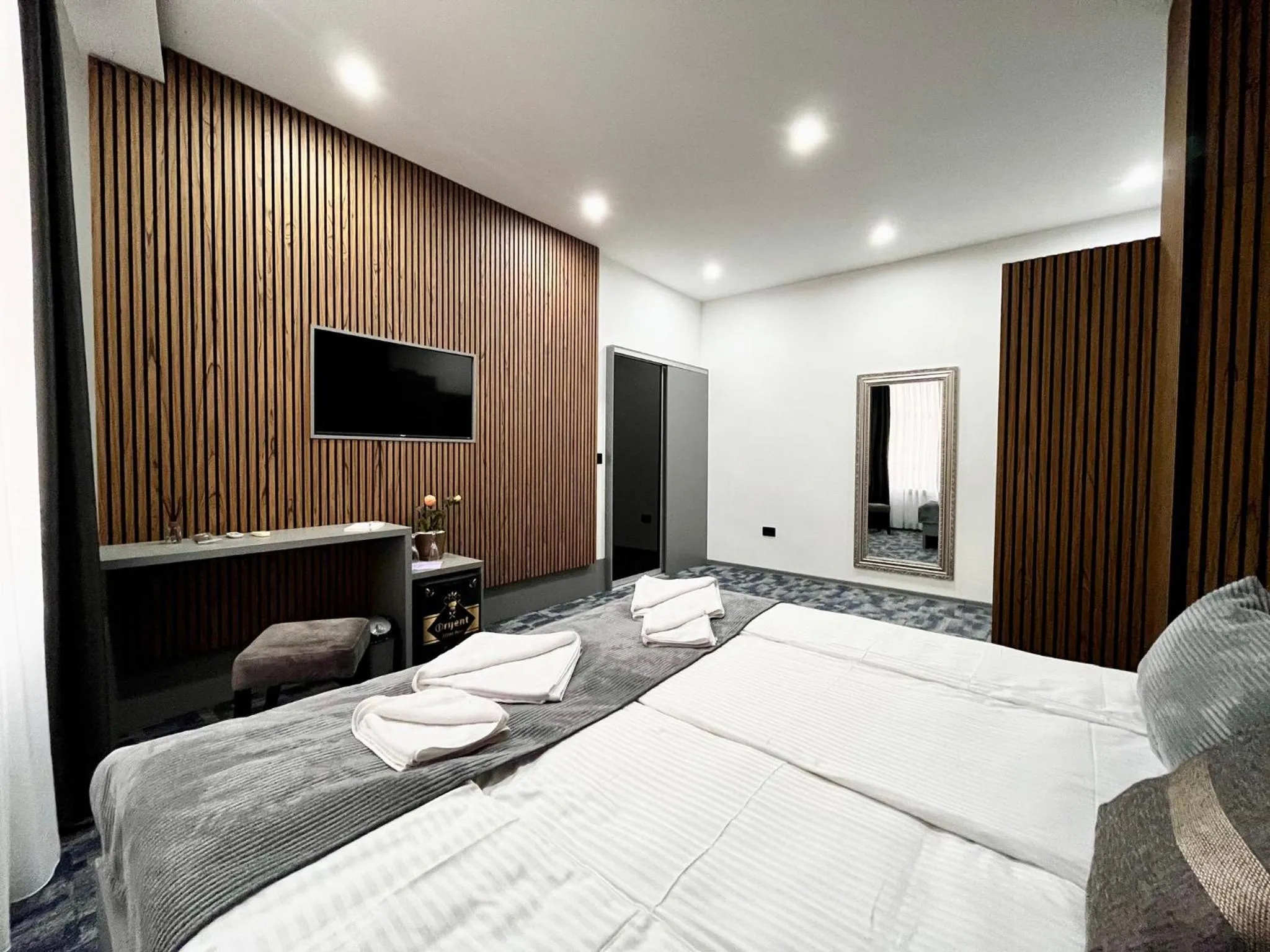TV and multimedia, Bed in Residence Inn Orijent